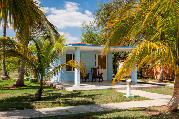 Playa Larga, Bungalow, Palmen, Kuba