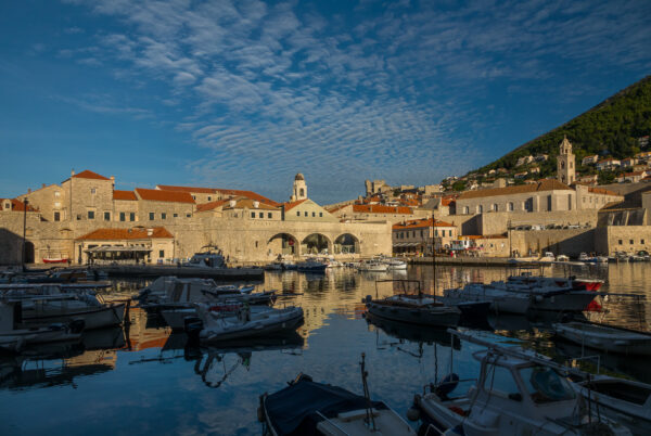 Hafen von Dubrovnik bei Sonnenaufgang