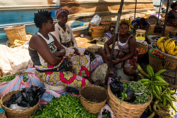 Frauen auf einem Markt in Lomé