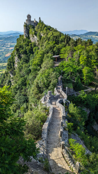 Blick auf Turm Nummer 2 in San Marino