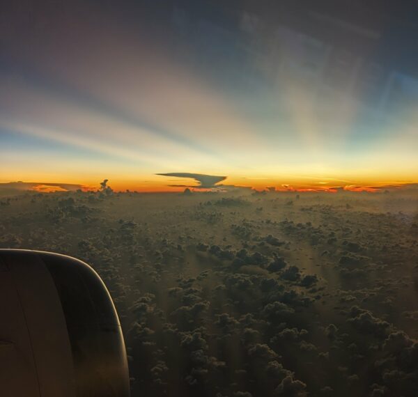 Sonnenaufgang aus dem Flugzeug
