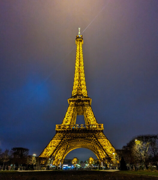 Eiffelturm am Abend